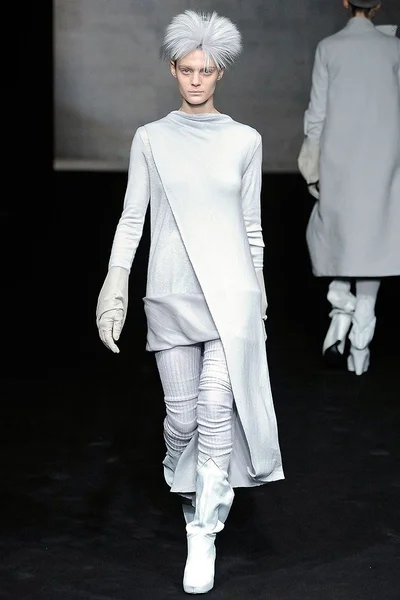Look 15